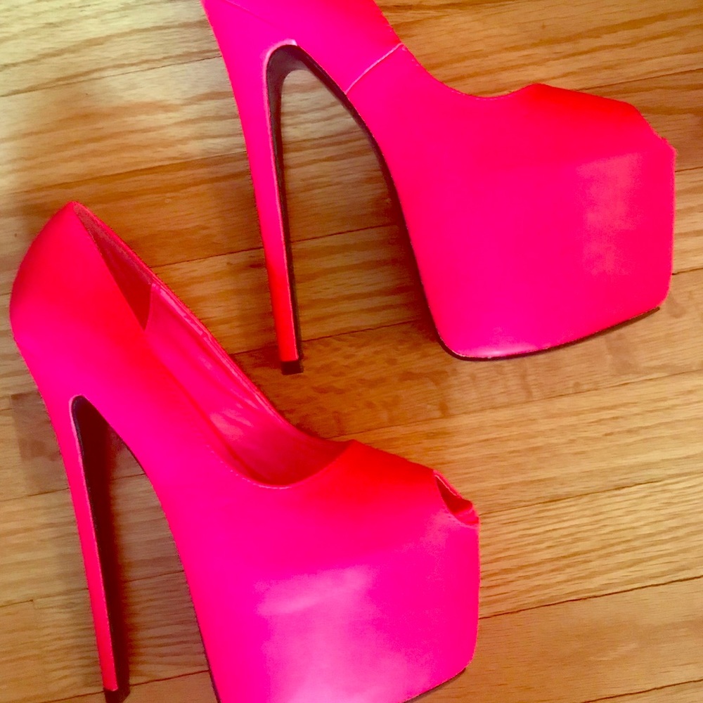 7 inch hot neon pink platform heels - peeptoe!
